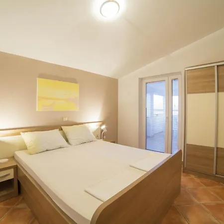 With A Parking Space Mandre, Pag - 12722 Appartement Kolan