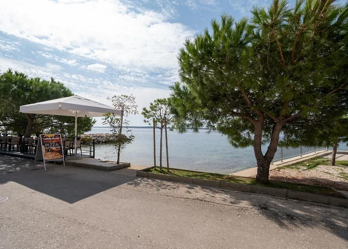 Apartman With A Parking Space Mandre, Pag - 12722 Kolan