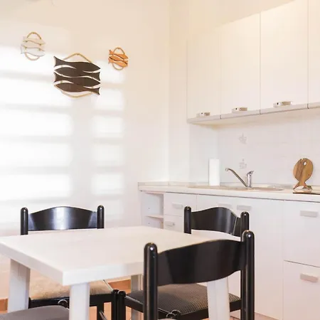 With A Parking Space Mandre, Pag - 12722 *