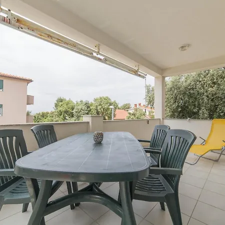 With A Parking Space Mandre, Pag - 12722 * Колан