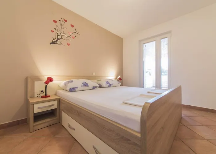 With A Parking Space Mandre, Pag - 12722 Апартаменты Колан