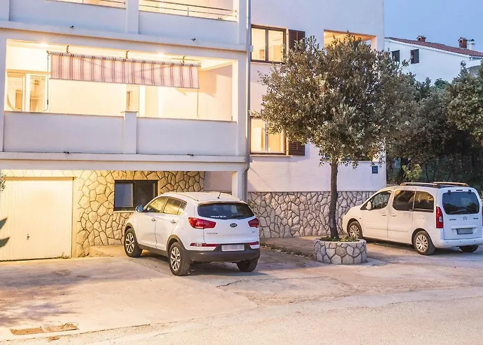 With A Parking Space Mandre, Pag - 12722 * Колан