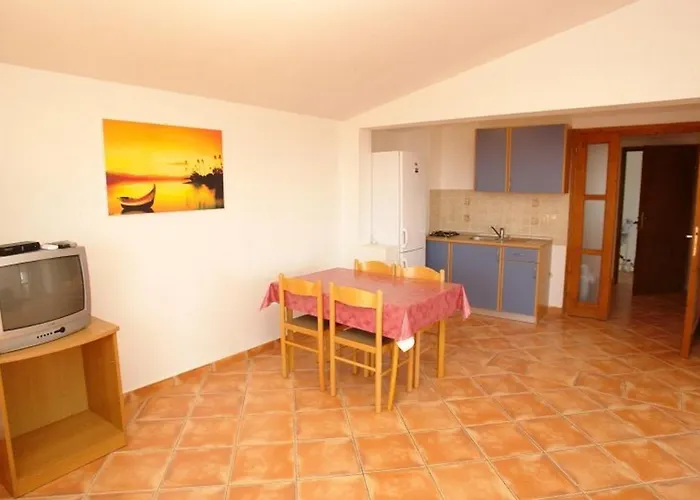 With A Parking Space Mandre, Pag - 12722 * Колан