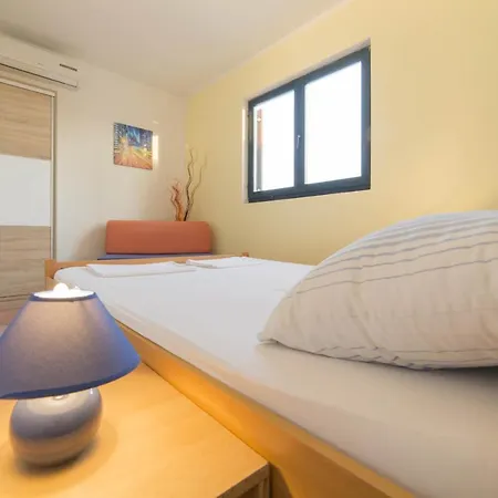 With A Parking Space Mandre, Pag - 12722 아파트 *