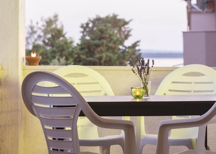 With A Parking Space Mandre, Pag - 12722 * 콜란