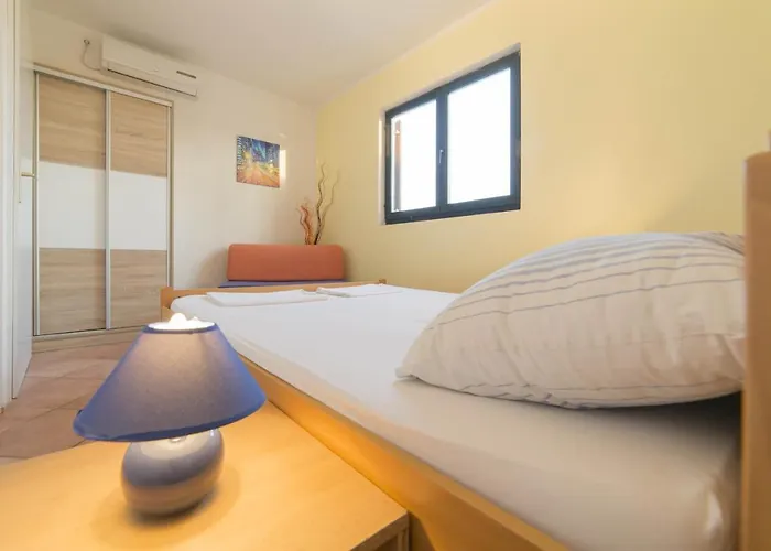 With A Parking Space Mandre, Pag - 12722 아파트 *